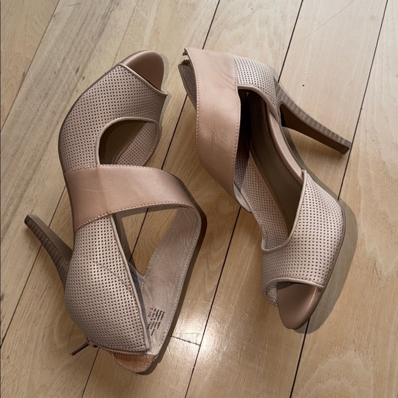 Seychelles Amulet Open Toe Sz. 7.5 Wood heeled Stiletto with Zipper Pump